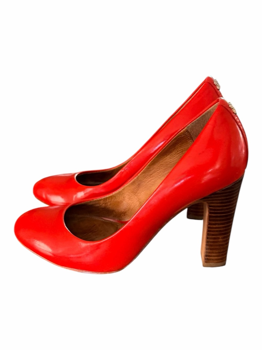 COACH Coral Orange Patent Leather Round Toe Stacked Wood Heels Pumps Sz 6